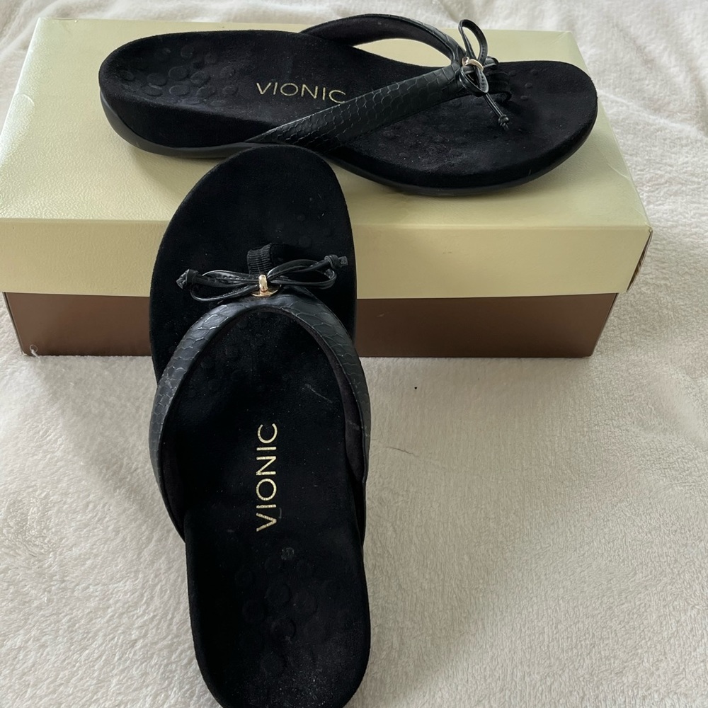 Vionic sandal dressy flip flop Size 7